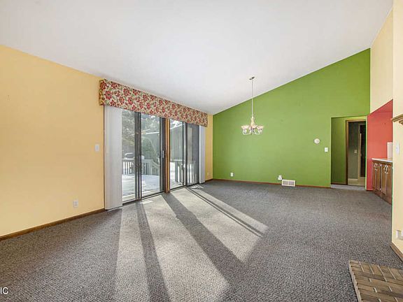 5th image of 791 Brook Village Ct