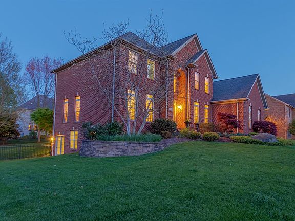 3rd image of 2169 Carolina Ln