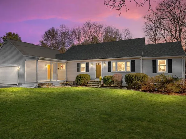 40 Windsor Ct, Taunton, MA 02780