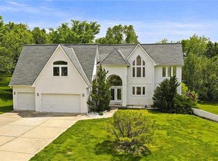 22603 E Wellington Ct, Blue Springs, MO 64015