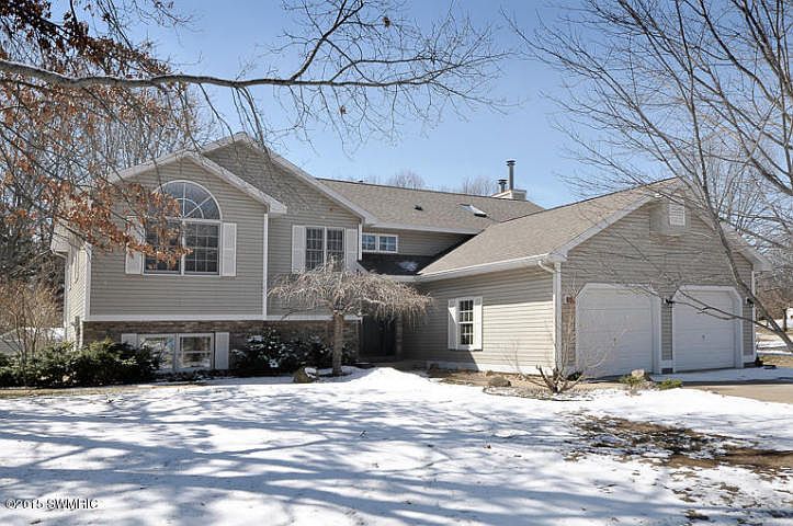 1st image of 808 Vineyard Dr