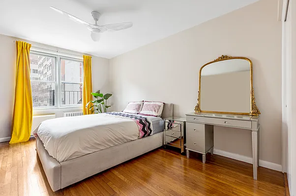 Sold by Living New York | media 5