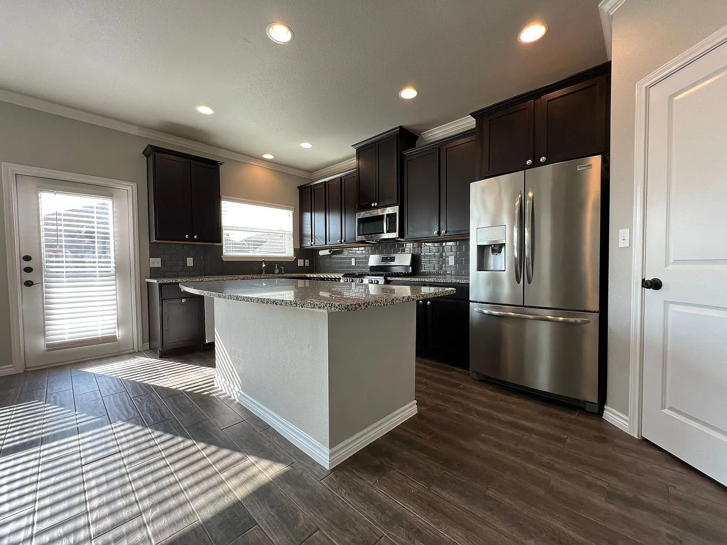 4 Bedroom In Rancho Vista! — Photo 4