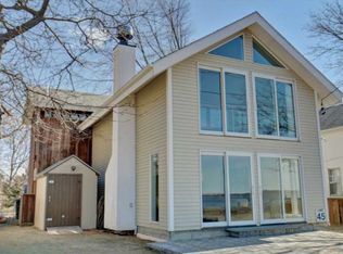 45 Shore Dr, Barrington, RI 02806