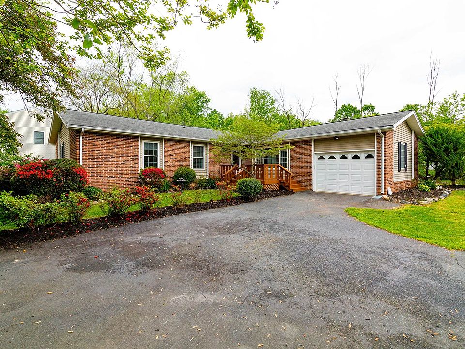 1st image of 2000 Dewey Dr