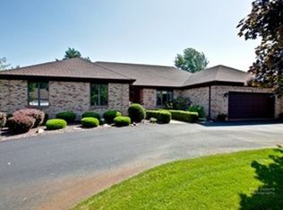 209 Shannon Dr, Prospect Heights, IL