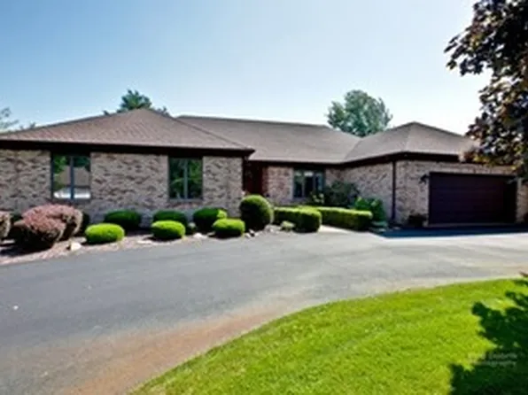 209 Shannon Dr, Prospect Heights, IL 60070