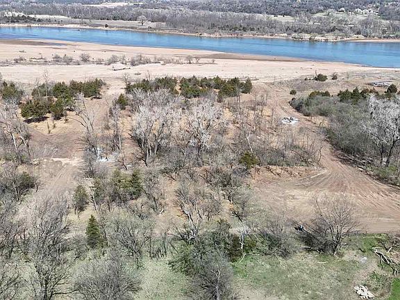 4th image of 0004 N Glasgow Rd