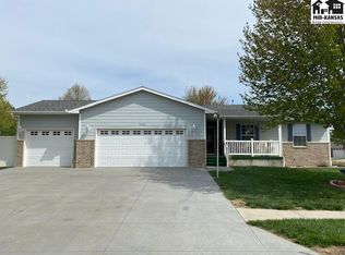 700 Harvest Ct, McPherson, KS 67460