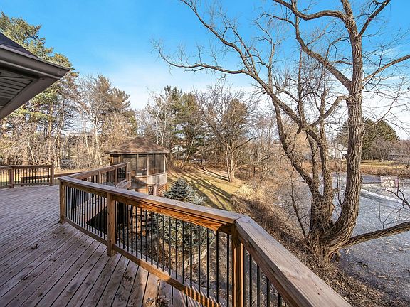 3rd image of 409 Tessier Cir