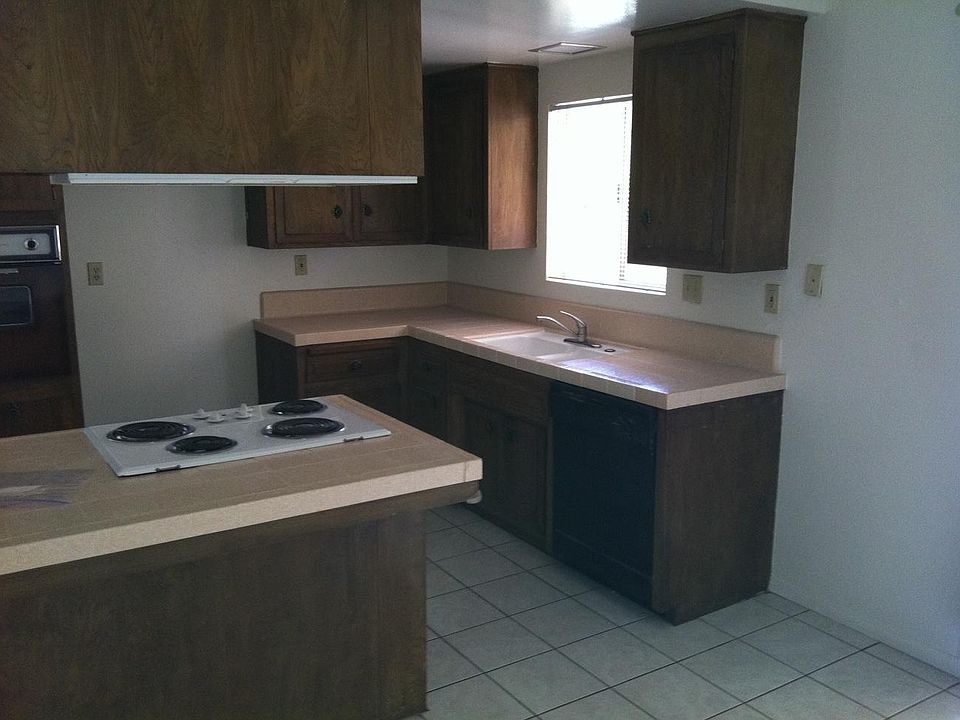 2nd image of 1110 Opal St APT A