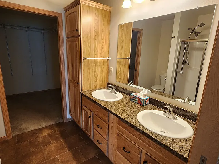 1329 Pinecrest Ln — Photo 9