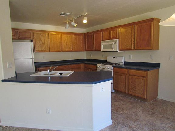3rd image of 684 W Desert Blossom Dr