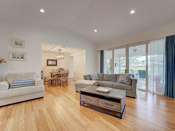 3rd image of 2918 SW Westlake Circle