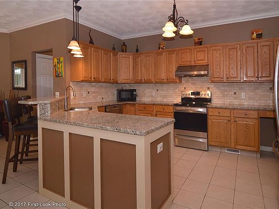 5th image of 205 Westmoreland Ln N