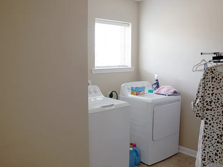 2510 Perthshire Ln — Photo 15
