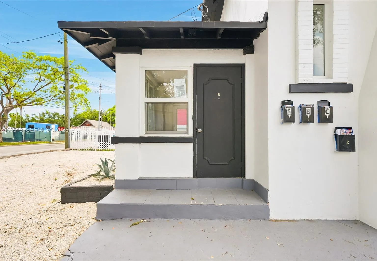 2 bed, $1,795 — Photo 2