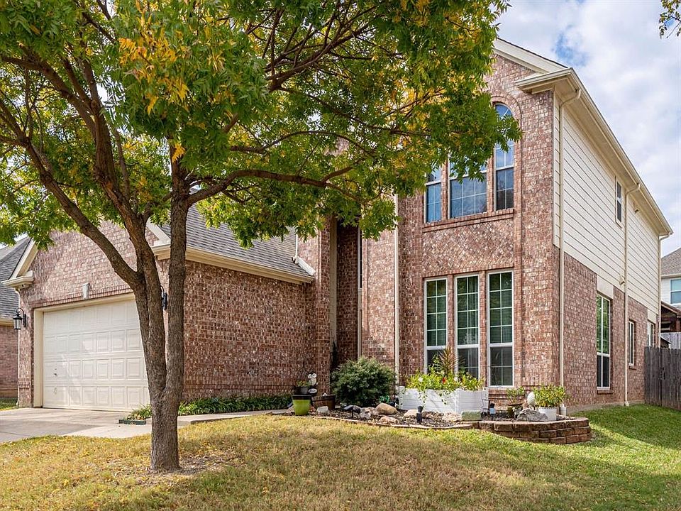 1st image of 2113 Golden Oak Dr