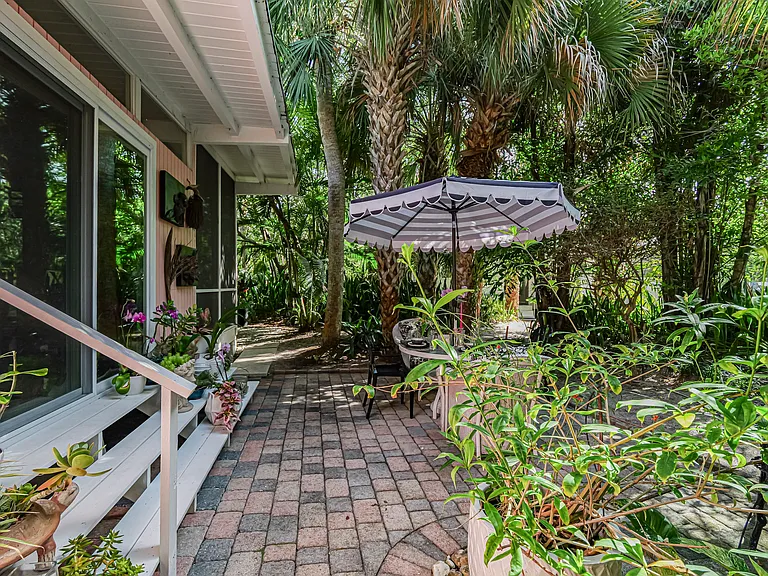 1881 E Barefoot Pl — Photo 48