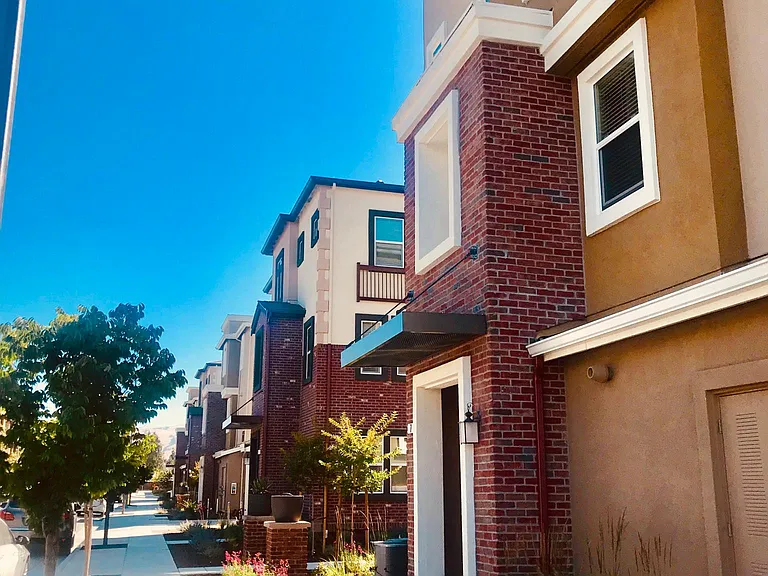 1026 Abruzzo Ln #4 — Photo 12
