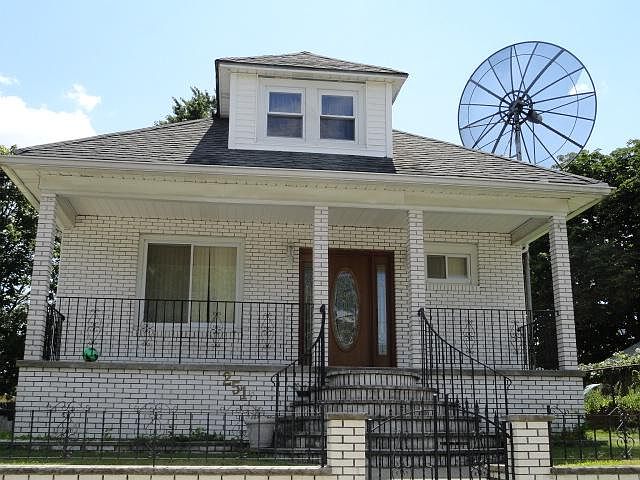 1st image of 251 Woodward Ave