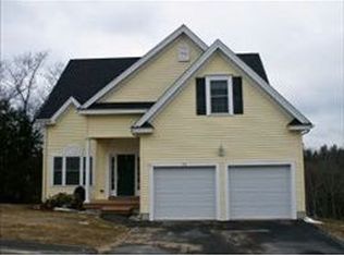 34 S Parish Dr, Londonderry, NH 03053
