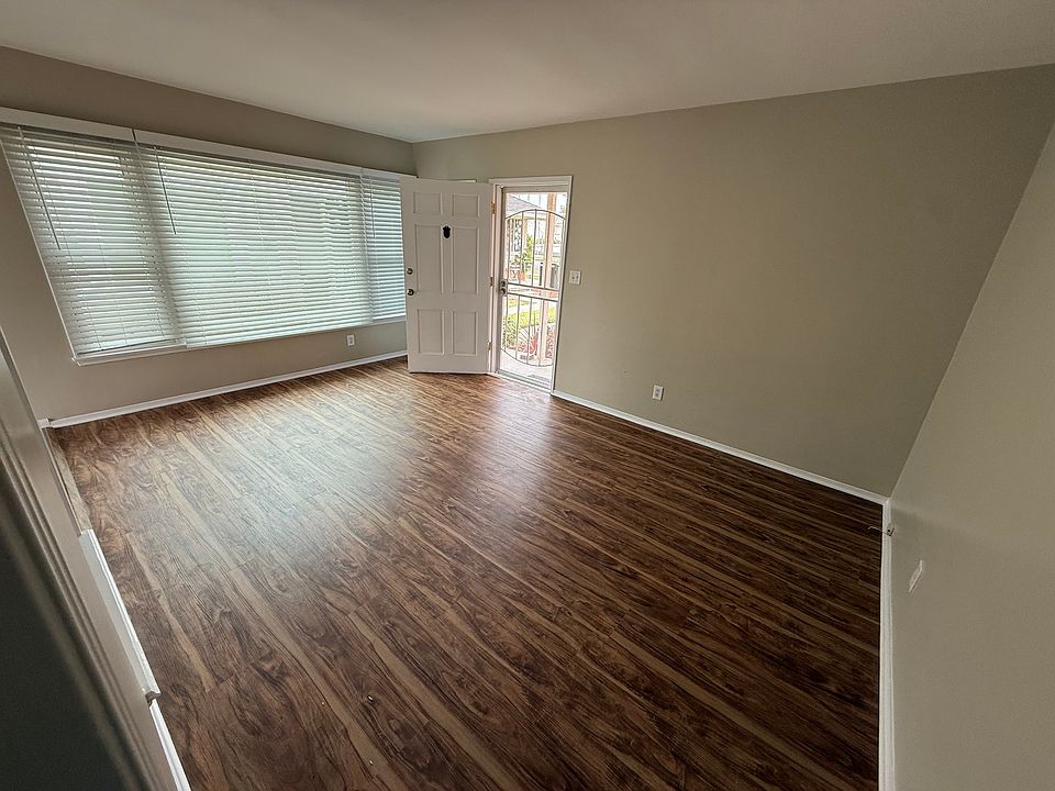 2nd image of 2234 Argonne Ave