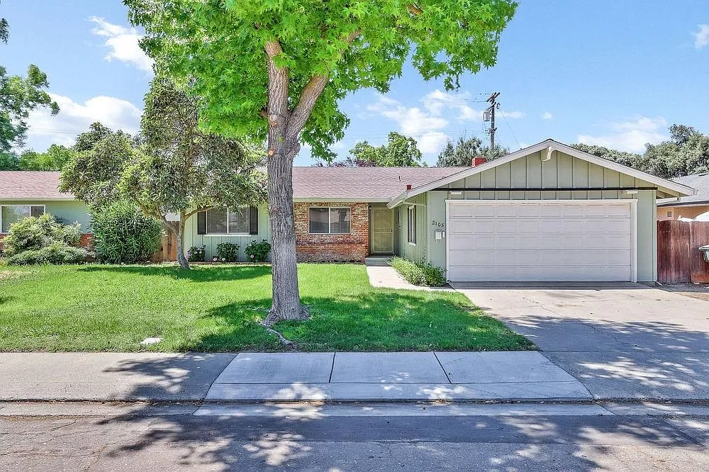 2105 Reseda Ln photo 1