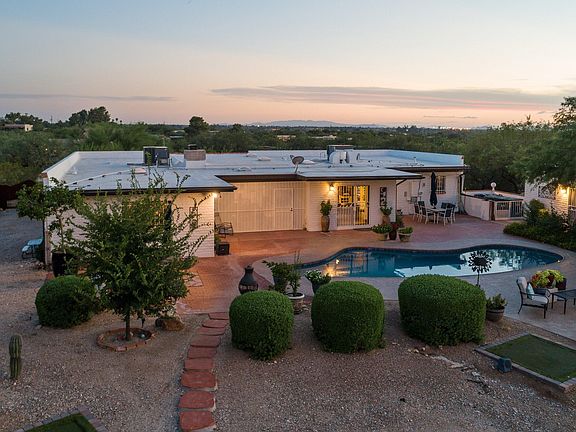 2nd image of 3310 N Cottontail Cir