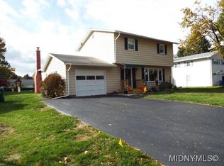 12 Fairlane Dr, Whitesboro, NY 13492