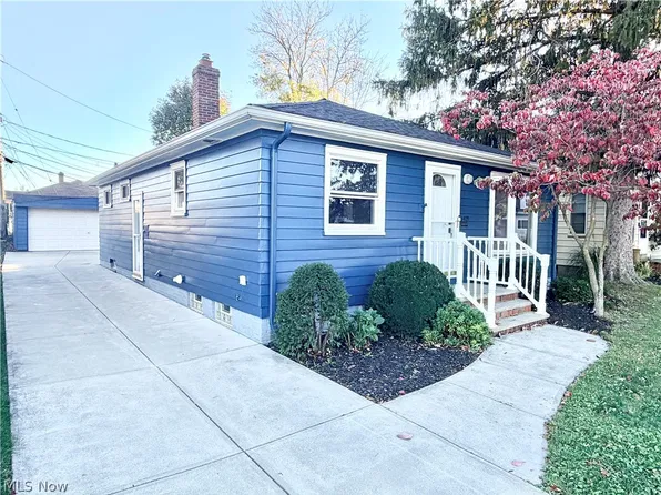 8409 Wainstead Dr, Parma, OH 44129