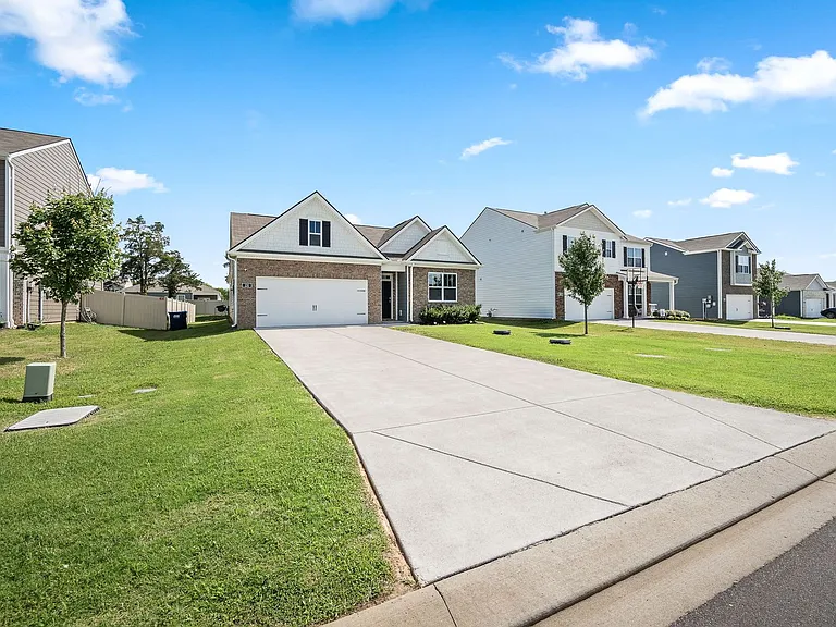 131 Saddle Horse Ln — Photo 2