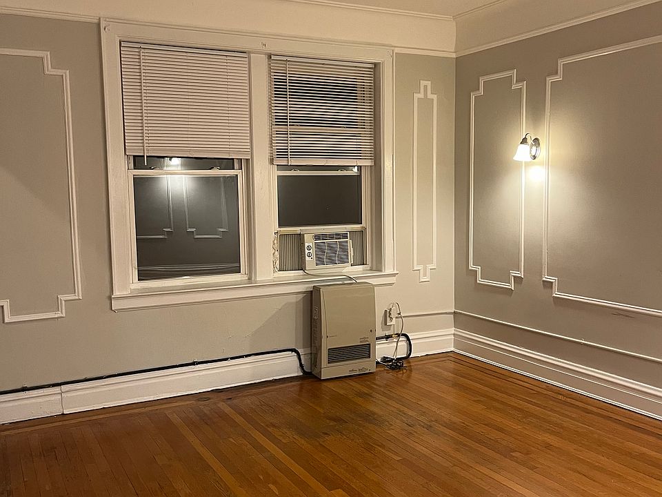 1st image of 42 W Holly St APT 28