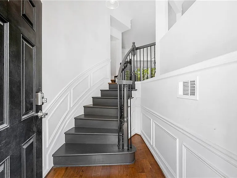 2844 Loftview Sq — Photo 4