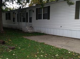 1506 Coachlight Ct, Flint, MI 48532