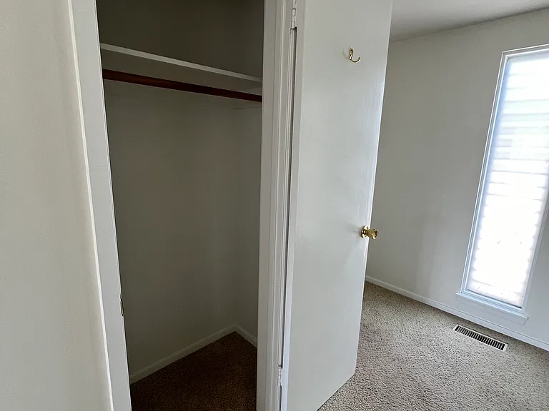 MASTER CLOSET LEFT