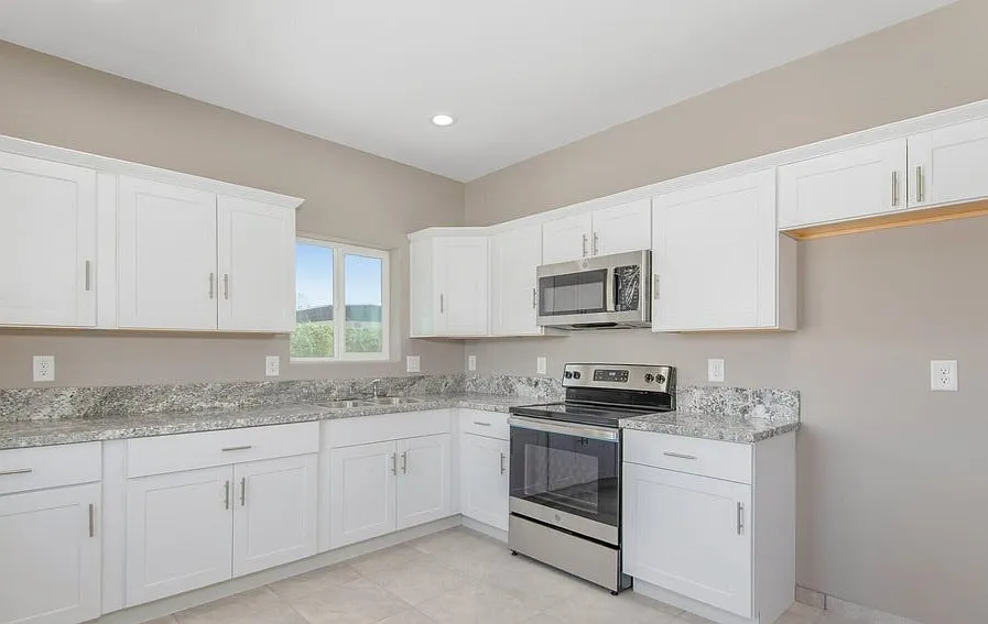 3 bed, 10 sqft, $1,750 — Photo 4