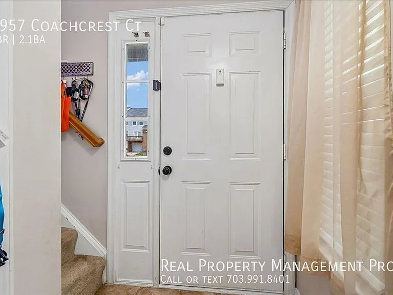 7957 Coachcrest Ct — Photo 1