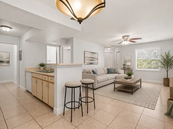 3036 Parkway Blvd APT 305, Kissimmee, FL 34747