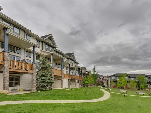 55 W Panatella Rd NW, Calgary, AB T3K 0S7