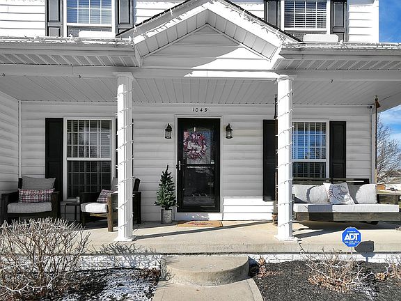 4th image of 1049 Lupine Ct