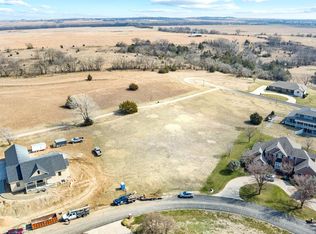 2541 Angus Ln, Salina, KS 67401