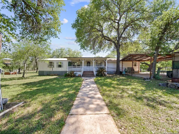 685 BIG LEAF RD, San Antonio, TX 78264