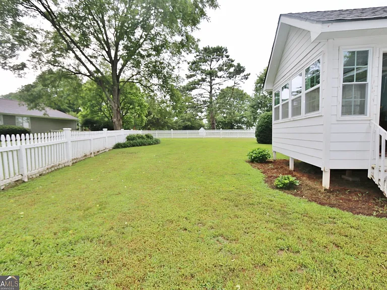 1001 Brownwood Rd — Photo 20