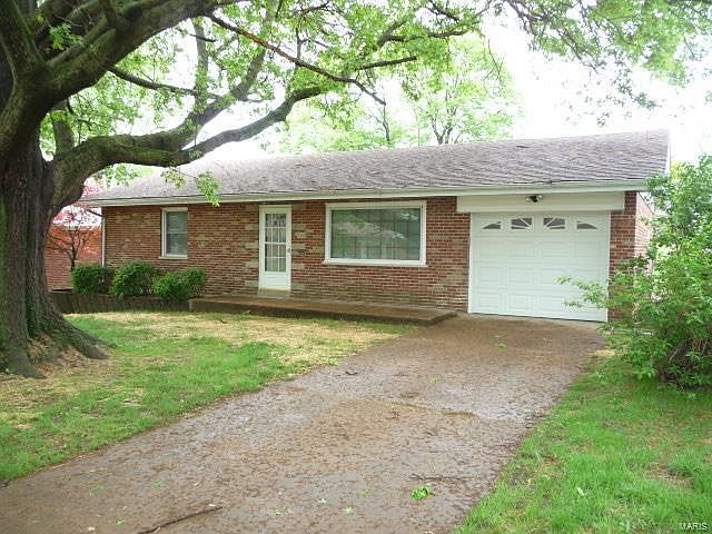 1st image of 320 Southampton Dr