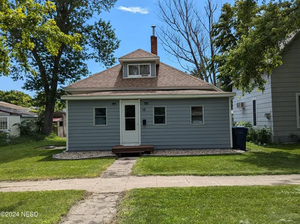 10 6th St NE, Watertown, SD 57201