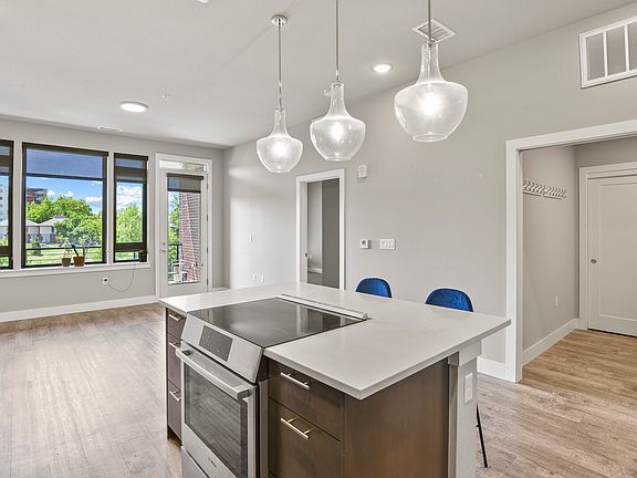 2nd image of 6618 E Lowry Blvd #212