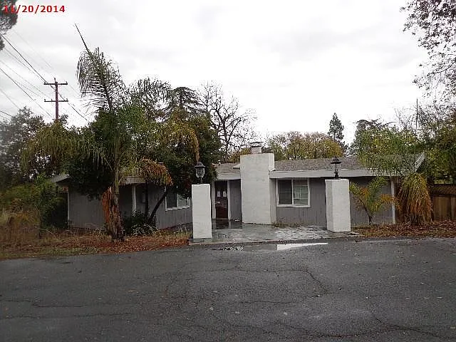 1546 Pleasant Ln photo 1