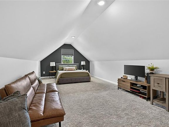 2nd image of 437 Tom Avery Dr