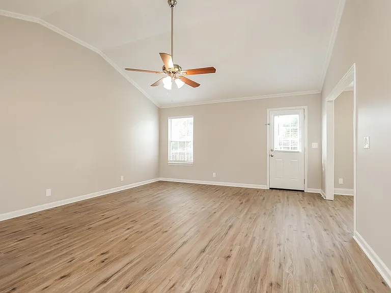 1195 Saint Andrews Dr — Photo 4